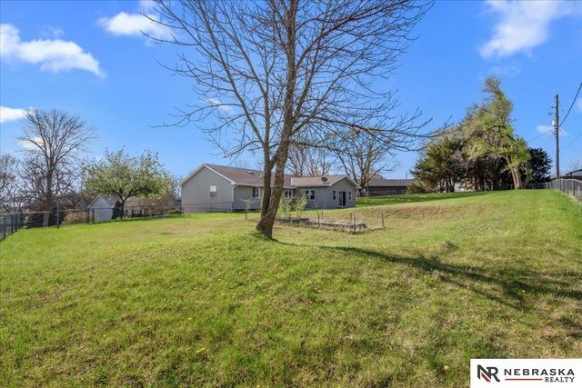 9500 Dawn Drive, Plattsmouth, NE 68048