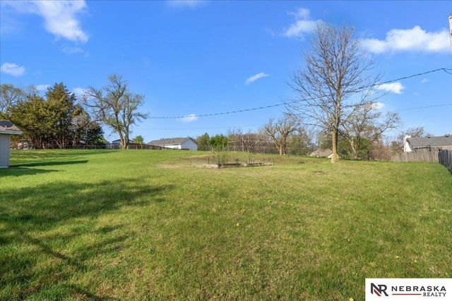 9500 Dawn Drive, Plattsmouth, NE 68048