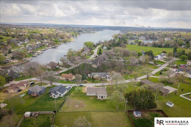 9500 Dawn Drive, Plattsmouth, NE 68048