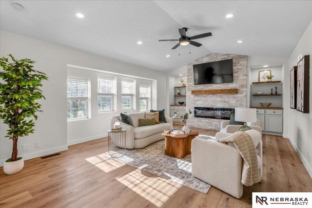 9500 Dawn Drive, Plattsmouth, NE 68048
