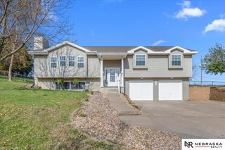 9500 Dawn Drive, Plattsmouth, NE 68048