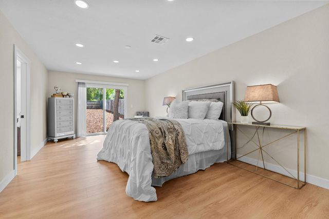 8366-8368 Madison Ave, Fair Oaks, CA 95628