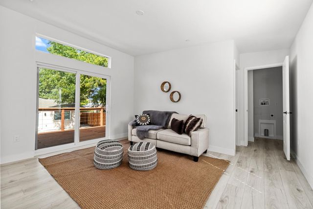 8366-8368 Madison Ave, Fair Oaks, CA 95628