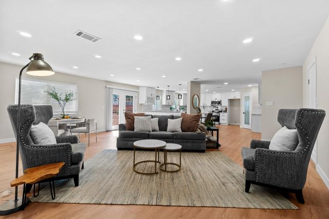 8366-8368 Madison Ave, Fair Oaks, CA 95628