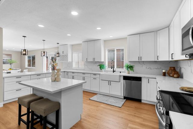 8366-8368 Madison Ave, Fair Oaks, CA 95628