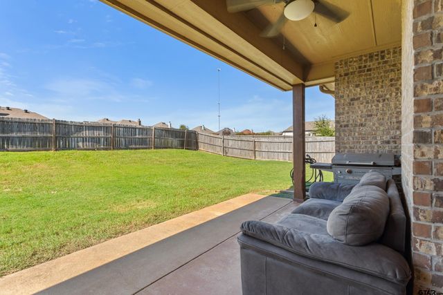 407 Whitaker, Bullard, TX 75757