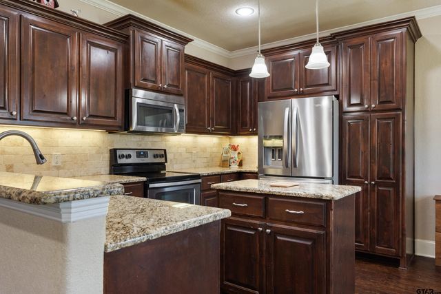 407 Whitaker, Bullard, TX 75757