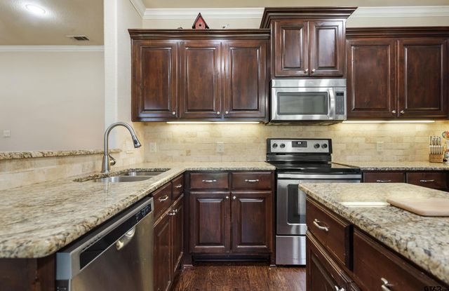 407 Whitaker, Bullard, TX 75757