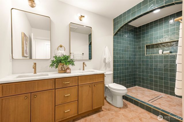 1128 N 77th Street, Seattle, WA 98103