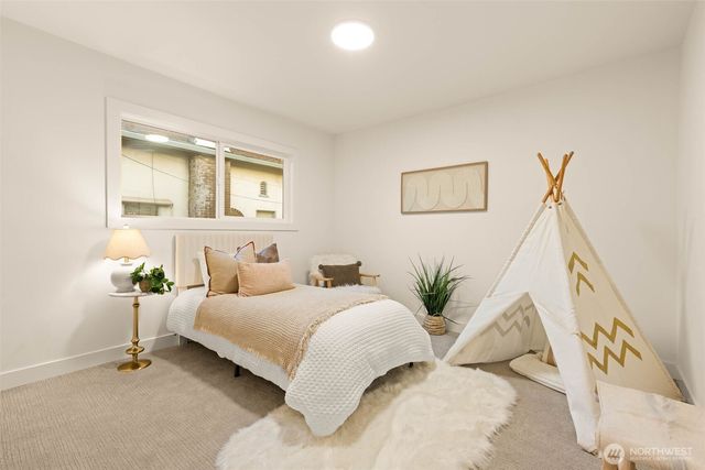 1128 N 77th Street, Seattle, WA 98103