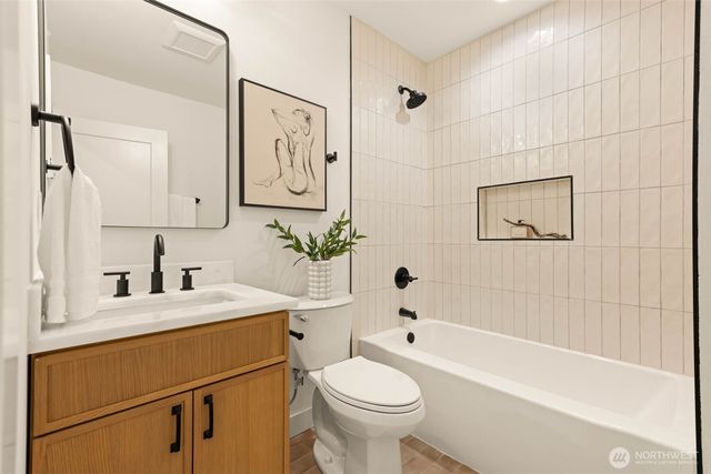 1128 N 77th Street, Seattle, WA 98103