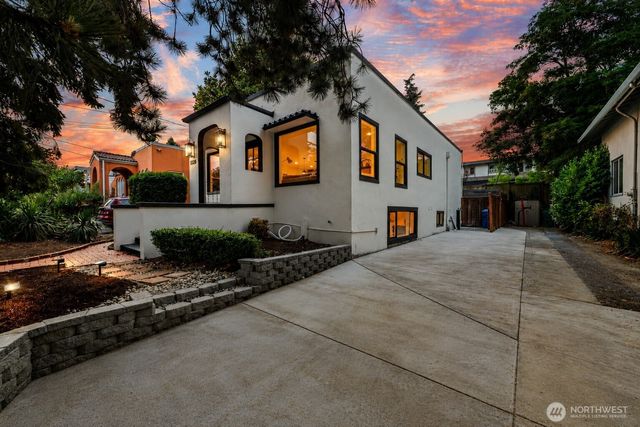 1128 N 77th Street, Seattle, WA 98103