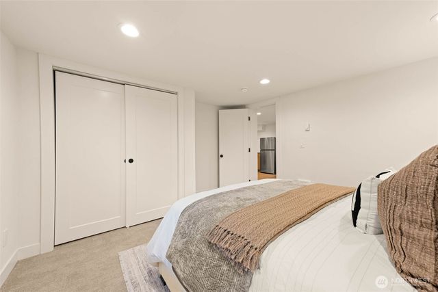 1128 N 77th Street, Seattle, WA 98103