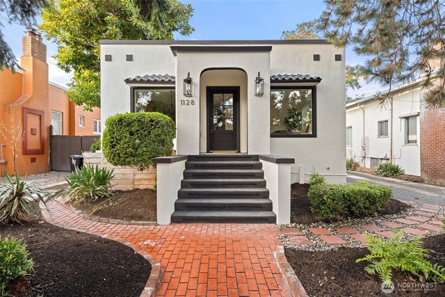 1128 N 77th Street, Seattle, WA 98103