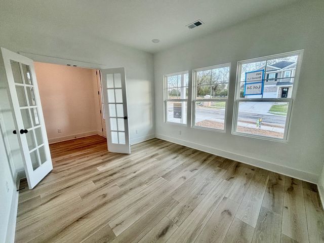 305 Brandi Ln, Gallatin, TN 37066