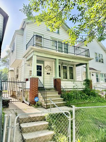 1935 S 10th STREET, Milwaukee, WI 53204
