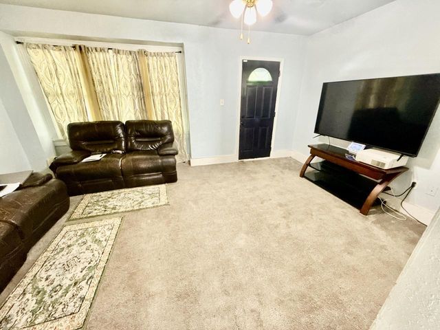 1935 S 10th STREET, Milwaukee, WI 53204