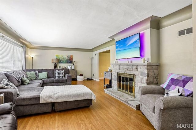 7 Lou Juan Drive, Glen Carbon, IL 62034
