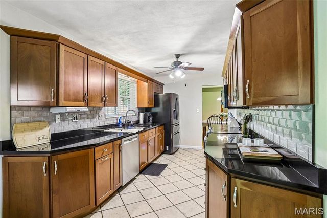 7 Lou Juan Drive, Glen Carbon, IL 62034