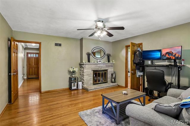7 Lou Juan Drive, Glen Carbon, IL 62034