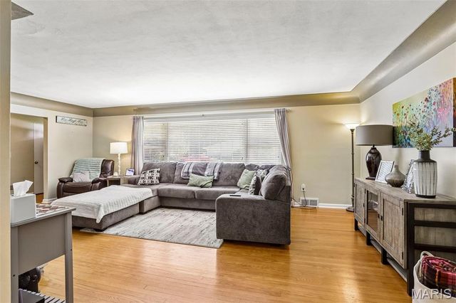 7 Lou Juan Drive, Glen Carbon, IL 62034