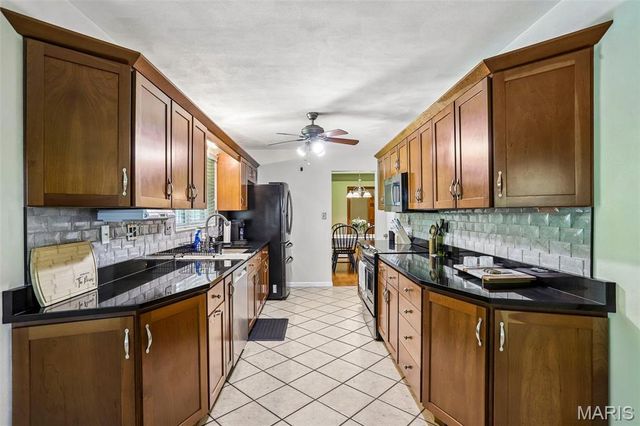 7 Lou Juan Drive, Glen Carbon, IL 62034