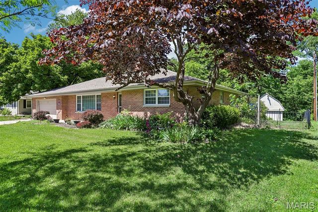 7 Lou Juan Drive, Glen Carbon, IL 62034