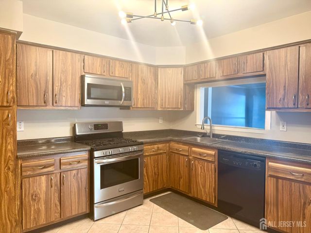 256 Willowbrook Drive, North Brunswick, NJ 08902