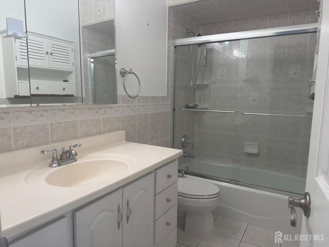 256 Willowbrook Drive, North Brunswick, NJ 08902