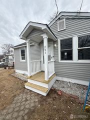 231 Hillcrest Avenue, Old Bridge, NJ 08879