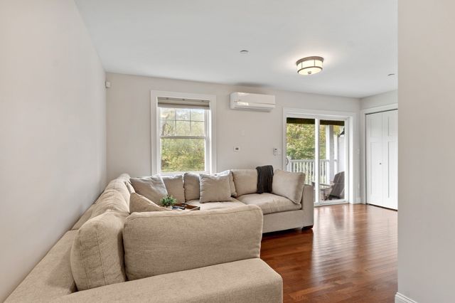 215 Main St 215, Maynard, MA 01754