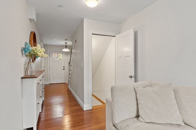 215 Main St 215, Maynard, MA 01754