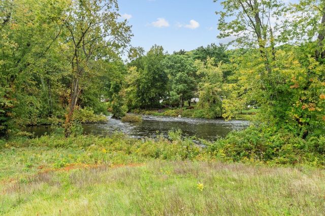 215 Main St 215, Maynard, MA 01754