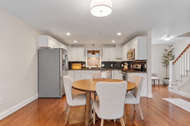 215 Main St 215, Maynard, MA 01754
