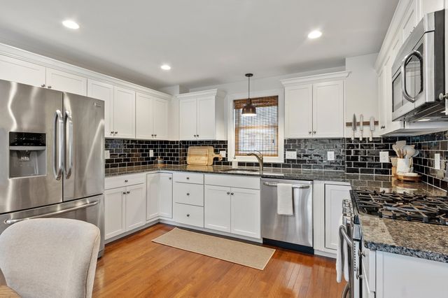 215 Main St 215, Maynard, MA 01754