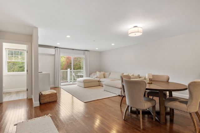 215 Main St 215, Maynard, MA 01754