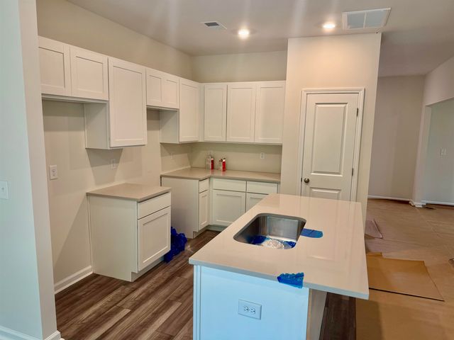 12127 Lansbury Drive, Inman, SC 29349