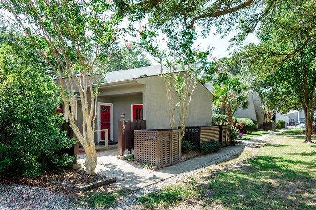 101 Ventura Place, Mount Pleasant, SC 29464