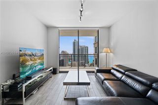 999 SW 1st Ave 3307, Miami, FL 33130