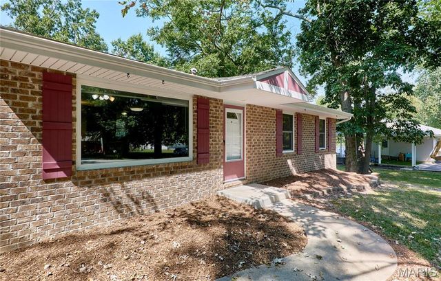 1397 Valli Lane, St Charles, MO 63304
