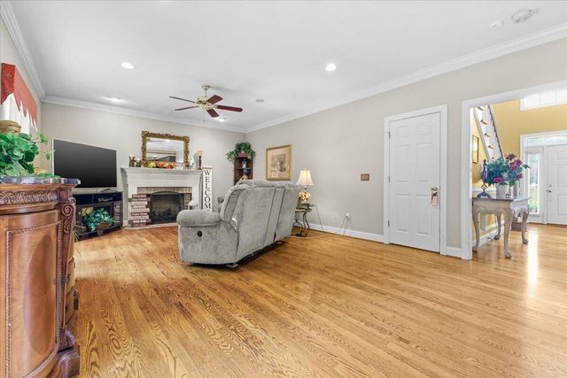 8343 Strathmore LN, Roanoke, VA 24019