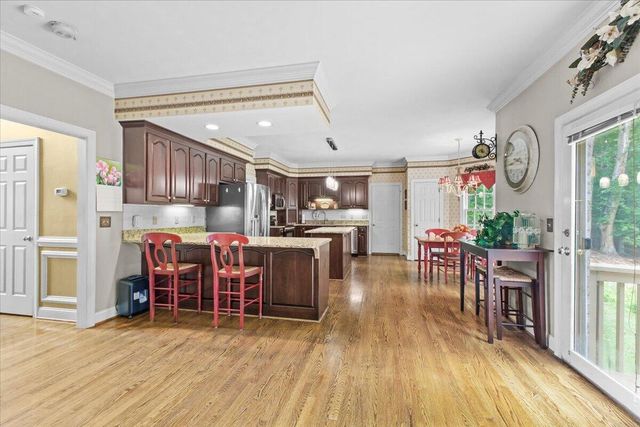 8343 Strathmore LN, Roanoke, VA 24019
