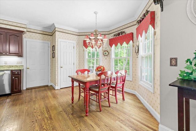 8343 Strathmore LN, Roanoke, VA 24019