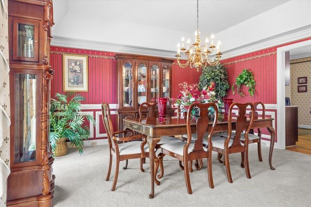 8343 Strathmore LN, Roanoke, VA 24019