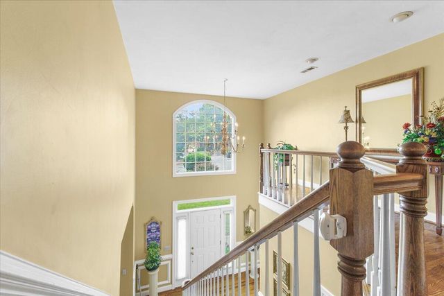 8343 Strathmore LN, Roanoke, VA 24019