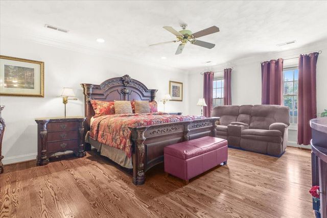 8343 Strathmore LN, Roanoke, VA 24019