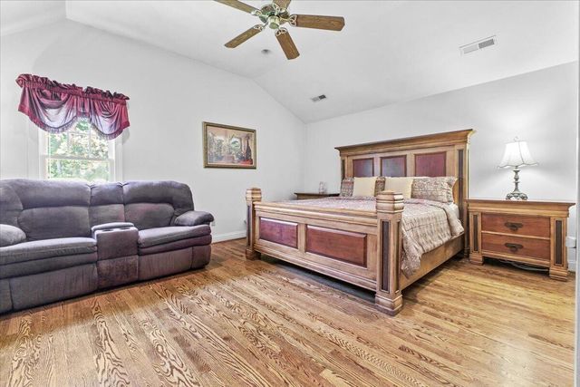 8343 Strathmore LN, Roanoke, VA 24019