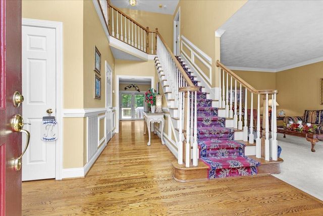 8343 Strathmore LN, Roanoke, VA 24019