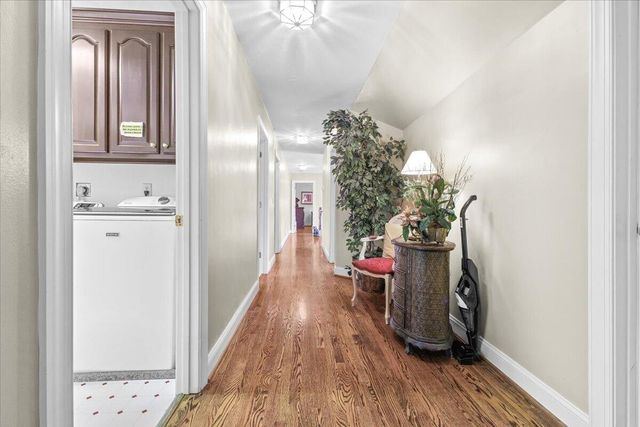 8343 Strathmore LN, Roanoke, VA 24019