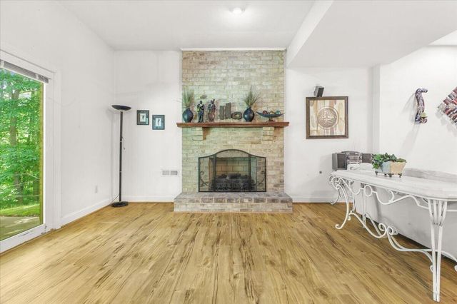 8343 Strathmore LN, Roanoke, VA 24019